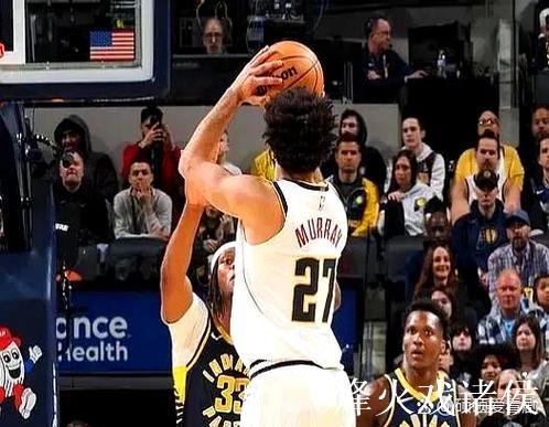 默里前三节10投6中，三分3中2砍下21分2篮板3助攻