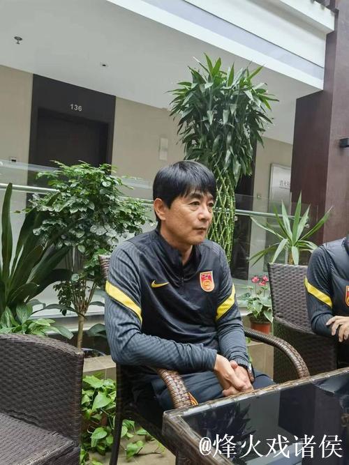 日本教练浮嶋敏继续受足协重用 邝兆镭入选U16国足