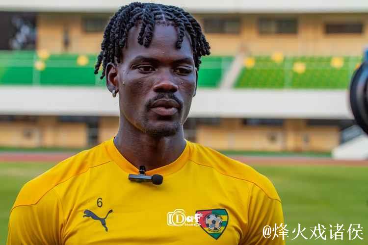 海港官宣非洲黑又硬“兽腰”加盟，海港球迷凭啥嫌弃 35万欧元身价太便宜？